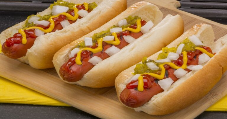 People Have a Lot of Opinions About How to Eat Hot Dogs