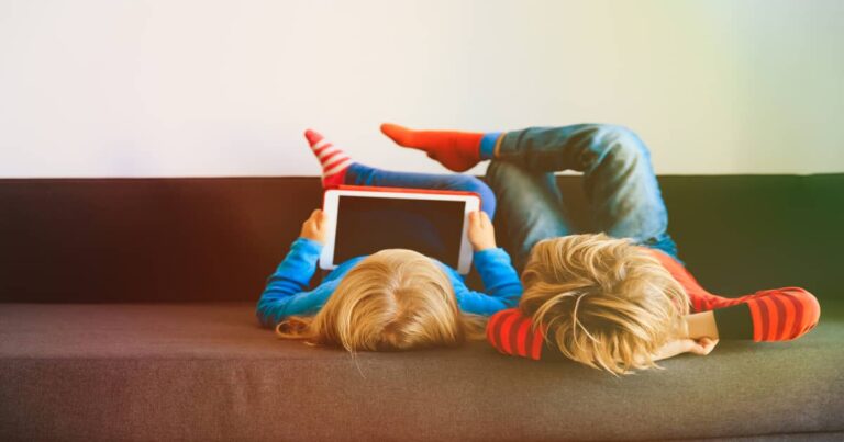 This Parenting Hack Will Keep Your Kids From OD’ing on Screens This Summer