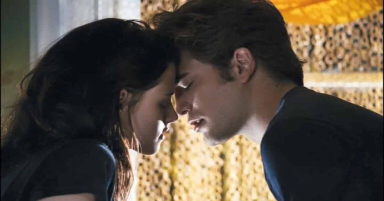The Entire ‘Twilight Saga’ Is Coming to Netflix This Month, So Clear Your Calendar and Hire a Babysitter
