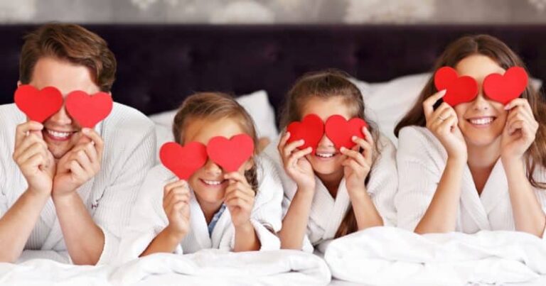 18 Valentine’s Day Traditions To Start With The Kids
